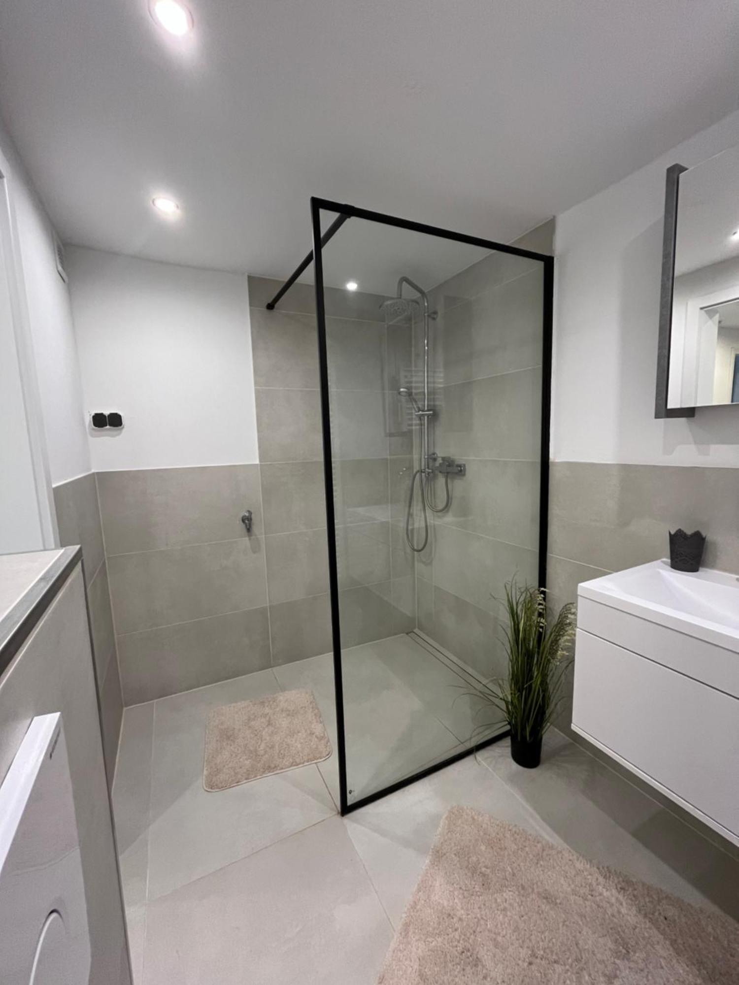 Moderne Ferienwohnung Mit Guter Ausstattung Und Self Checkin Bodenwerder Exteriér fotografie